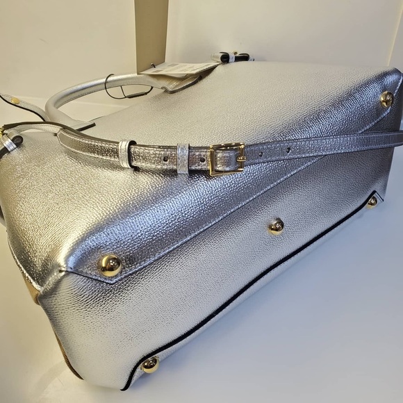 Burberry medium banner bag in silver - Picture 4 of 8